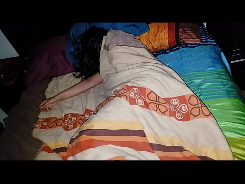 ❤️ Styvbarn som skäller ut sin unga styvmor medan hon sover. ☑ Porno at porn sv.porngameshub.ru ❤